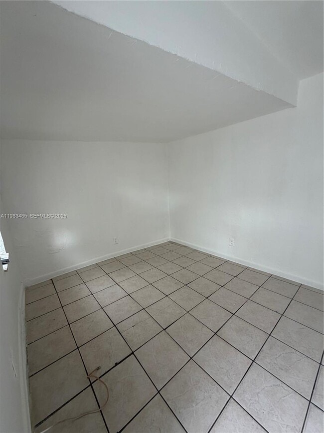 Photo - 626 NW 10th Terrace Unidad 2