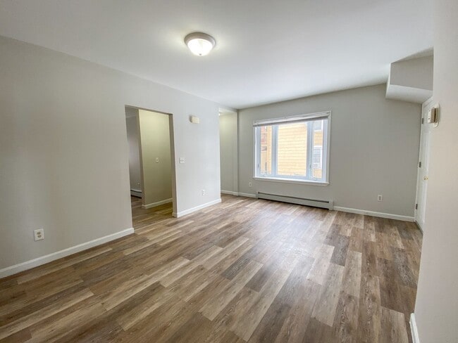 Photo - 158 Ward St