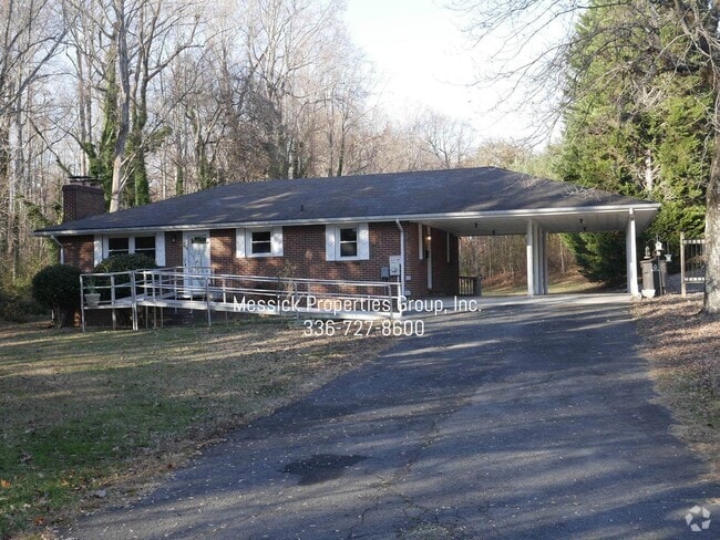 Building Photo - Quiet, Convenient Location, off Country Cl... Rental