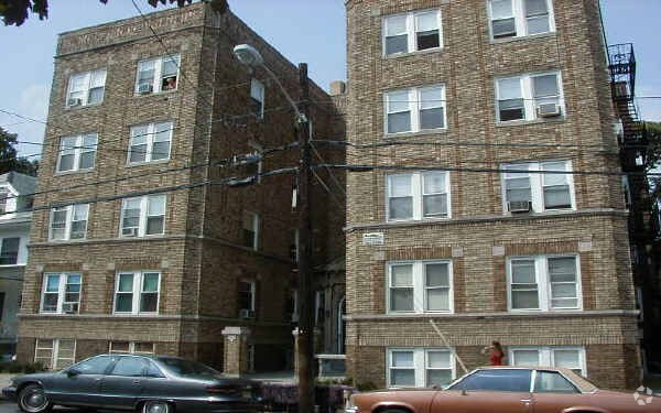 Photo - 478-482 Clifton Ave Apartments