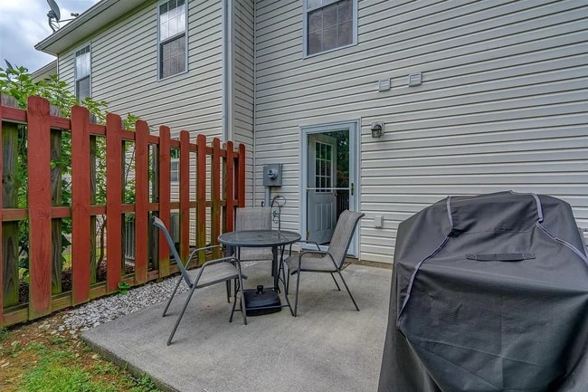Private rear patio - 6767 Woodcreeper Drive