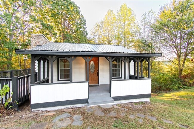 Photo - 250 Nottingham Wy