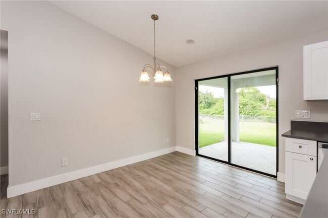 Photo - 524 Lone Star Ln