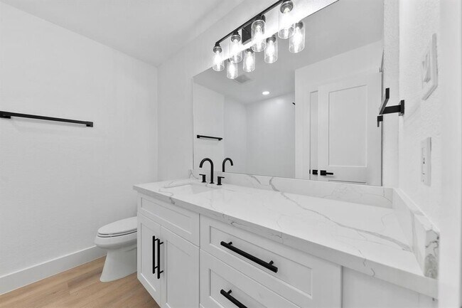 Photo - 1514 Wirt Rd Unit 4