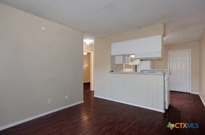 Photo - 1241 N LBJ Dr