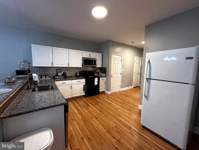 Photo - 700 S 60th St