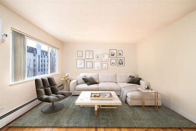 Photo - 910 N Washington St Unit 104