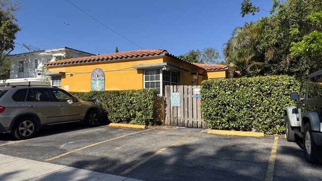 Building Photo - Villa Style Apartment 4410 / Unit 4410