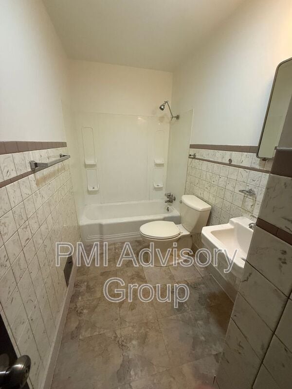 Photo - 1327 NE Winfield Ave