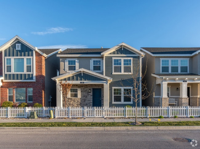 Building Photo - 3 Bedroom/2.5 Bathroom Home in Lehi