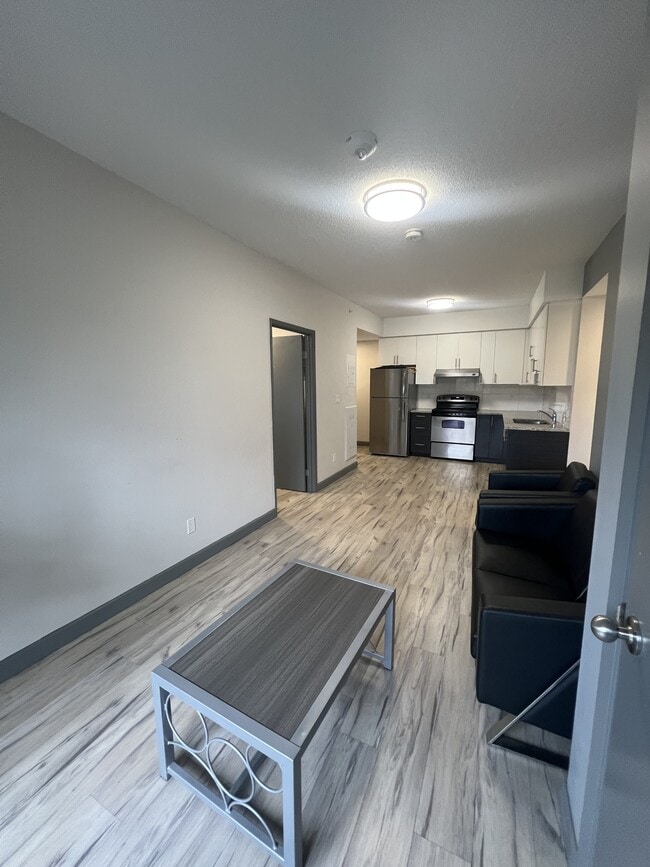 Building Photo - 258C-258C Sunview St