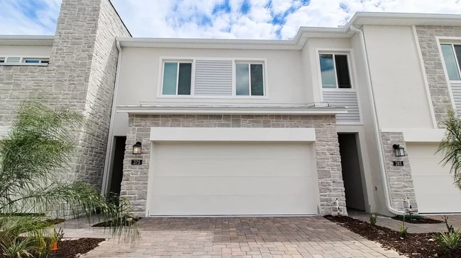 Photo - 323 Nine Iron Dr Townhome