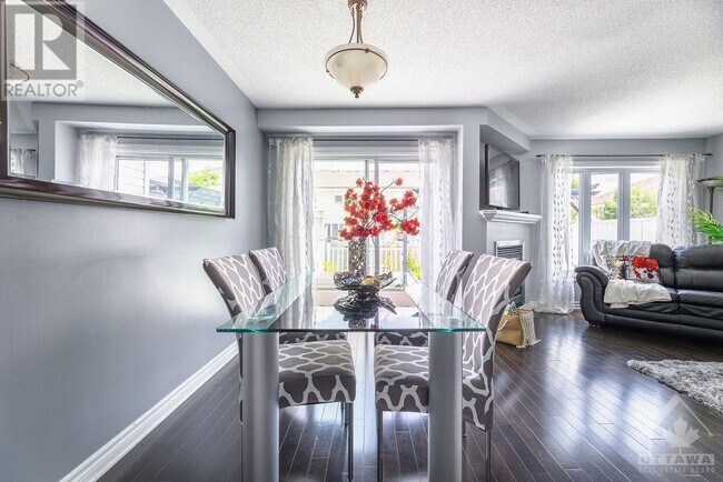 Photo - 214 Montmorency Way