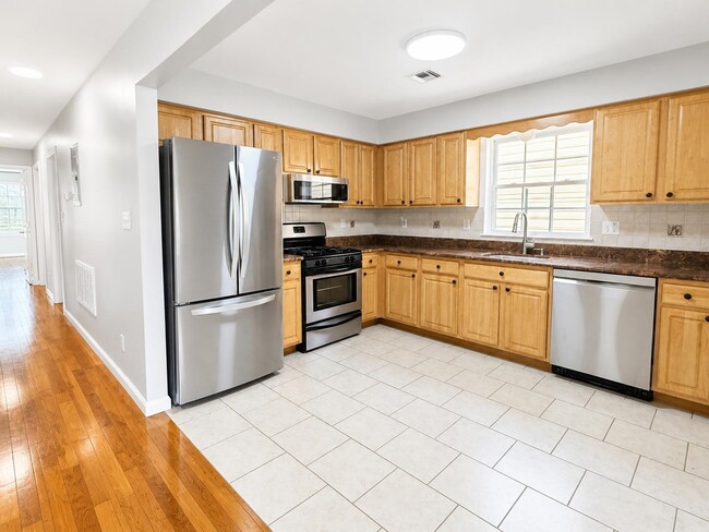 Photo - 14 North End Terrace Unit 1