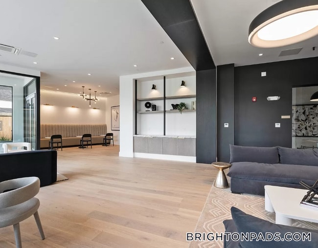 Photo - 50 Leo M Birmingham Pkwy Unidad 604