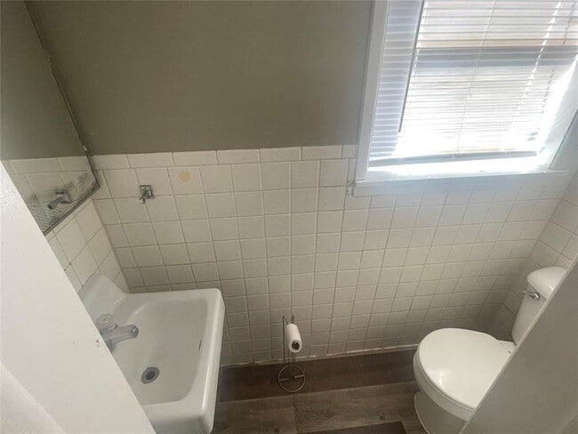 Photo - 909 Court Ave