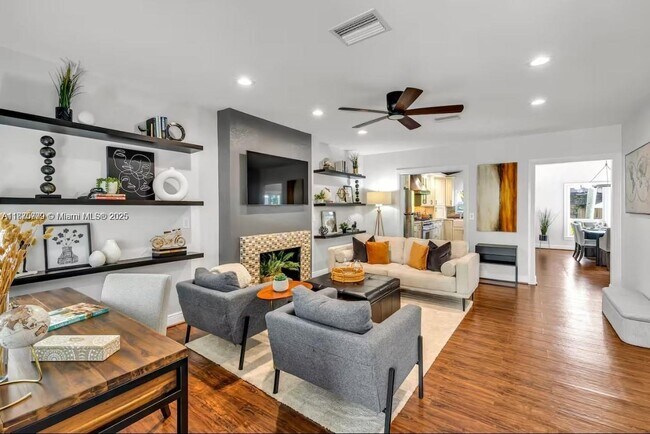 Photo - 110 SE 11th Ave