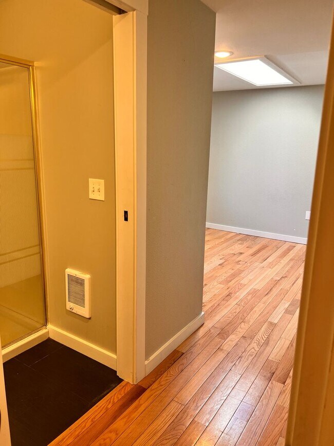 Photo - 9th Ct Duplex - AL-2402 Unidad 2402