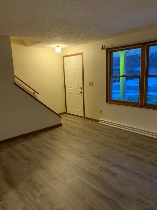 Photo - 7209 Seymour St NW