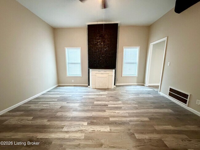 Photo - 1917 W Madison St