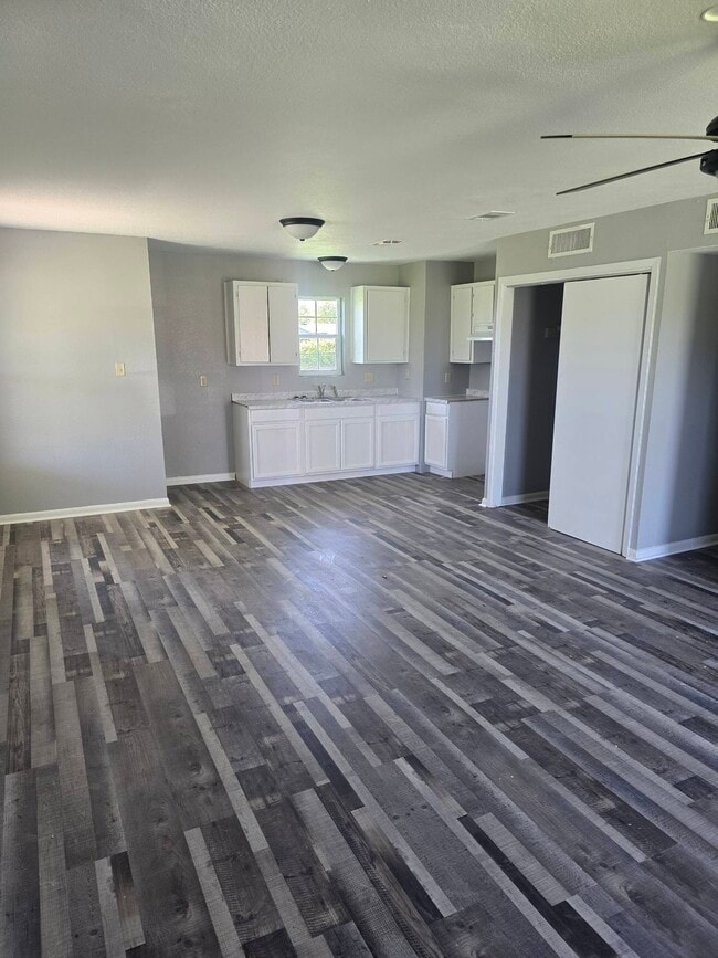 Photo - 2700 Auburn Dr