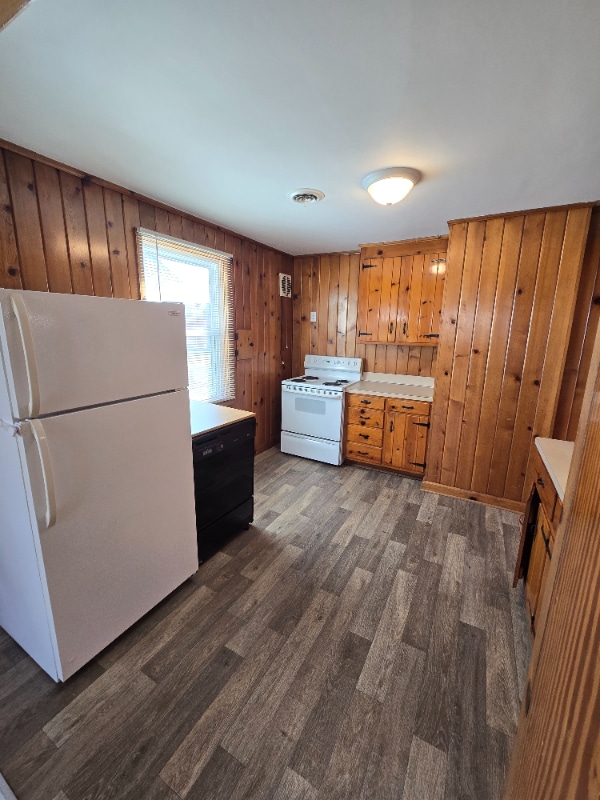 Photo - 1405 Newton St