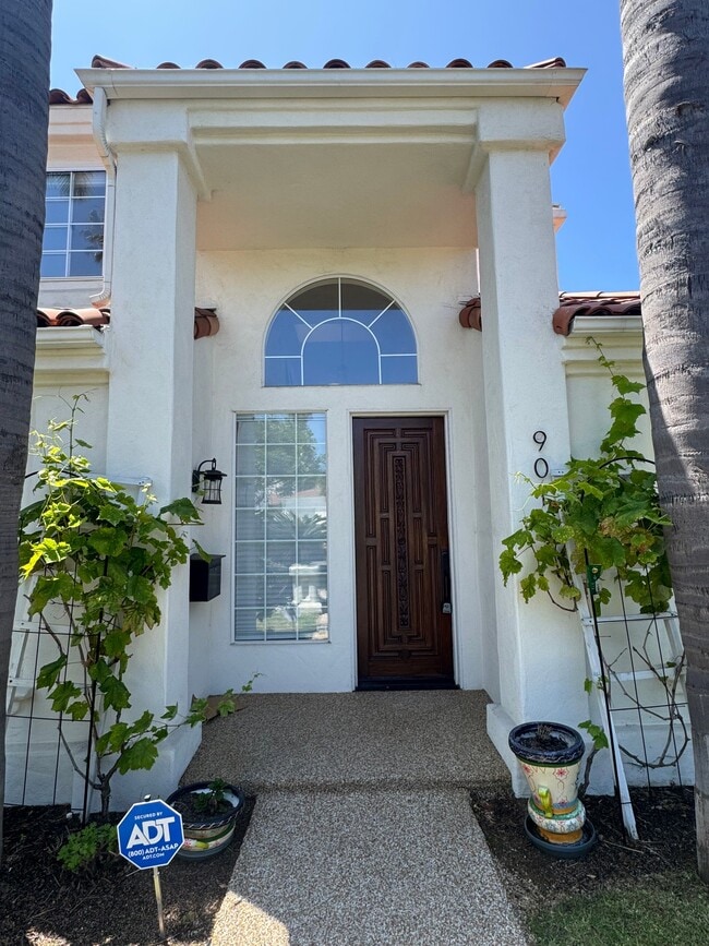 Photo - 901 Beryl St