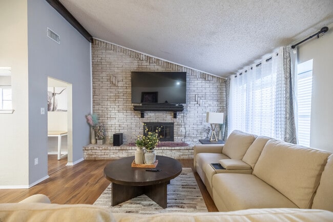 Photo - 5701 Quail Run St