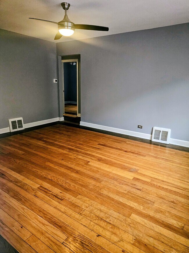 Photo - 7630 S Jeffery Blvd Unit 1