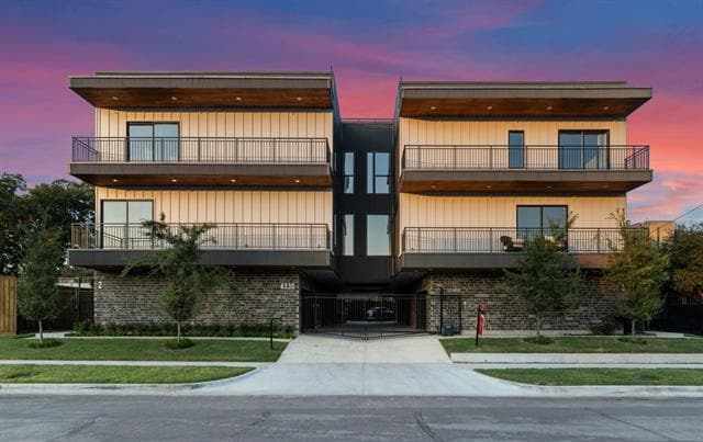 Building Photo - 4330 Dickason Ave