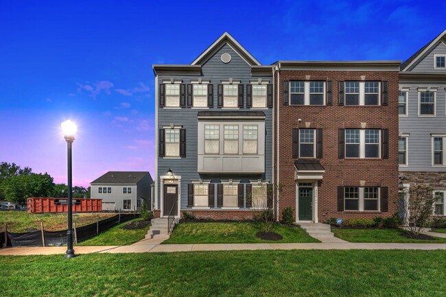 Large 4 bed 3 1/2 bath end unit in sought ... - Large 4 bed 3 1/2 bath end unit in sought ... Townhome