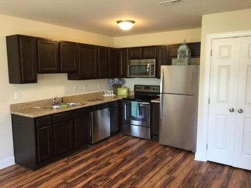 Photo - MOVE IN SPECIAL!! $200 OFF FIRST MONTHS RENT