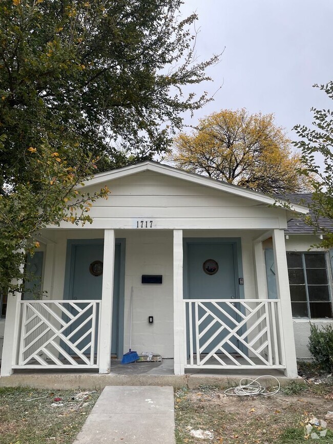 Building Photo - 3 Bed, 1 Bath House in West Dallas