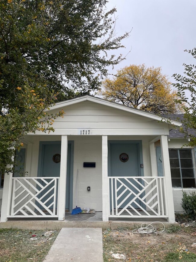 3 Bed, 1 Bath House in West Dallas - 3 Bed, 1 Bath House in West Dallas