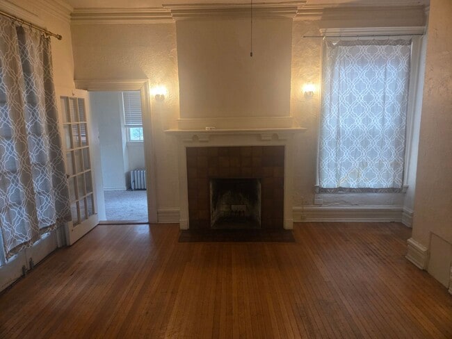 Photo - 834 N Clarkson St Unit 1