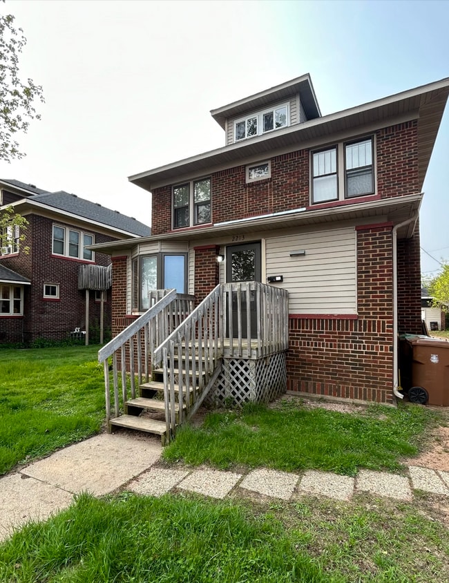 Building Photo - 2213 Sims Ave Unit 2213 Rental