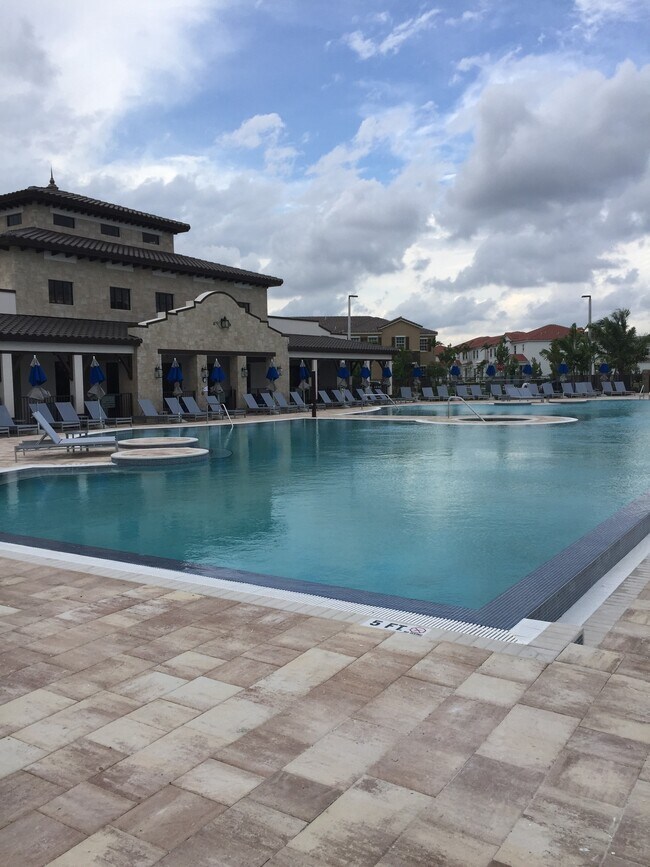 Piscina comunitaria - 17087 SW 93rd St Unidad Studio