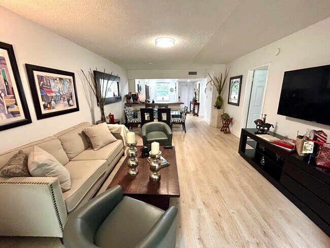 Photo - 1050 Country Club Dr Unit 303