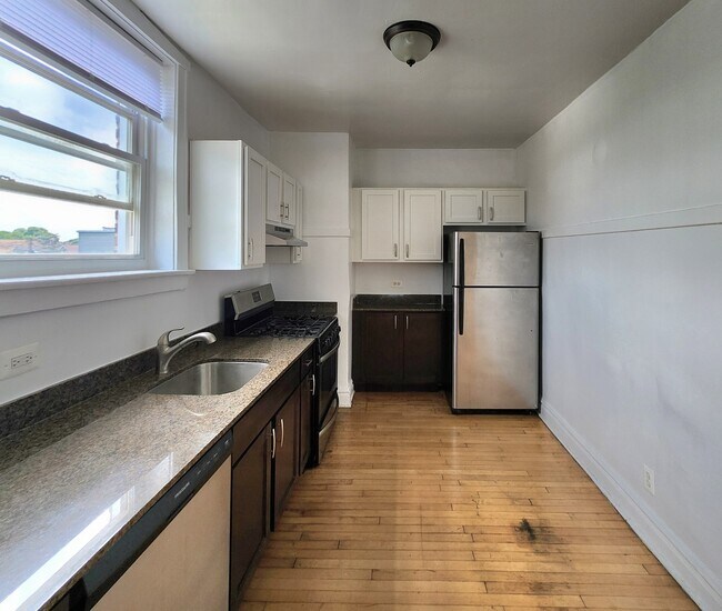 Photo - 2244 N Monticello Ave Unit 3W