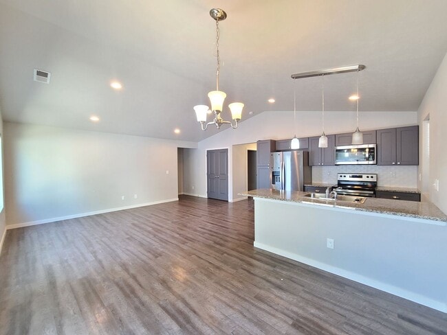Photo - 3014 N Gillis Ct