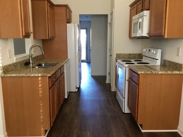 Photo - 5015 Croftwood Dr