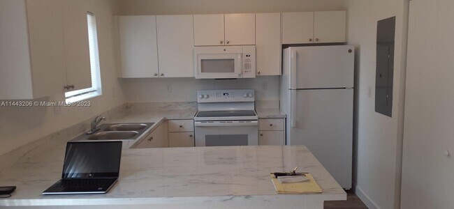 Photo - 226 SW 3rd Ct