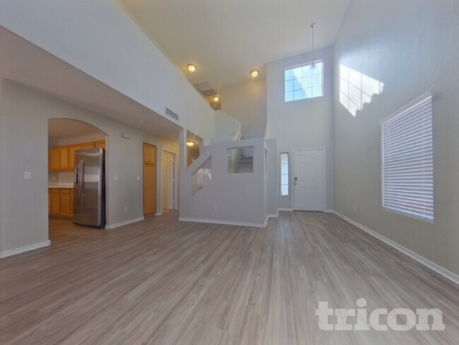 Photo - 22040 W Gardenia Dr