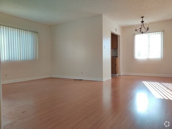 Building Photo - 228 Newport Ave Unit #1 Rental