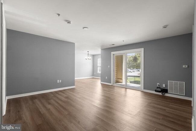 Photo - 9150 Gracious End Ct Unidad 104