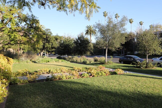 Photo - 1309 E Orange Grove Blvd Unidad 4