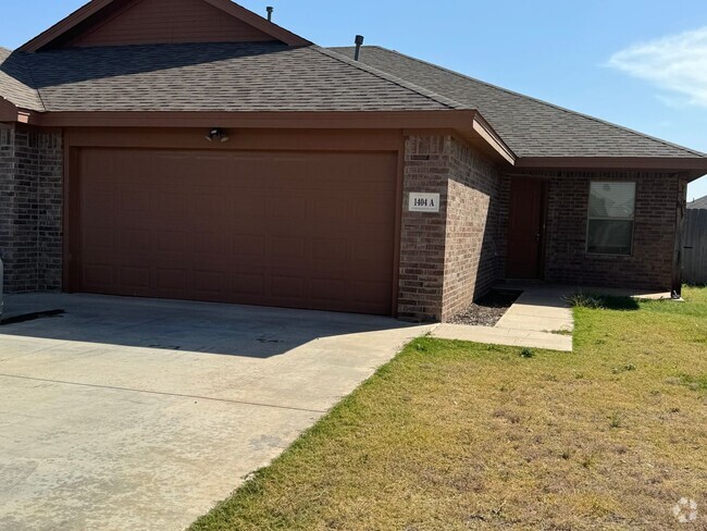 Building Photo - Shallowater Duplex Rental