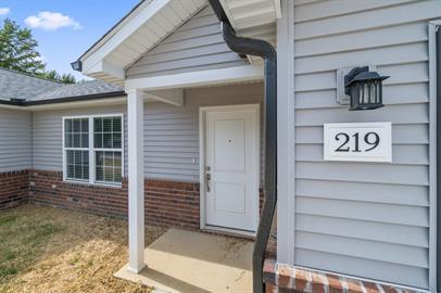 Photo - 311 Oak Grv Cir
