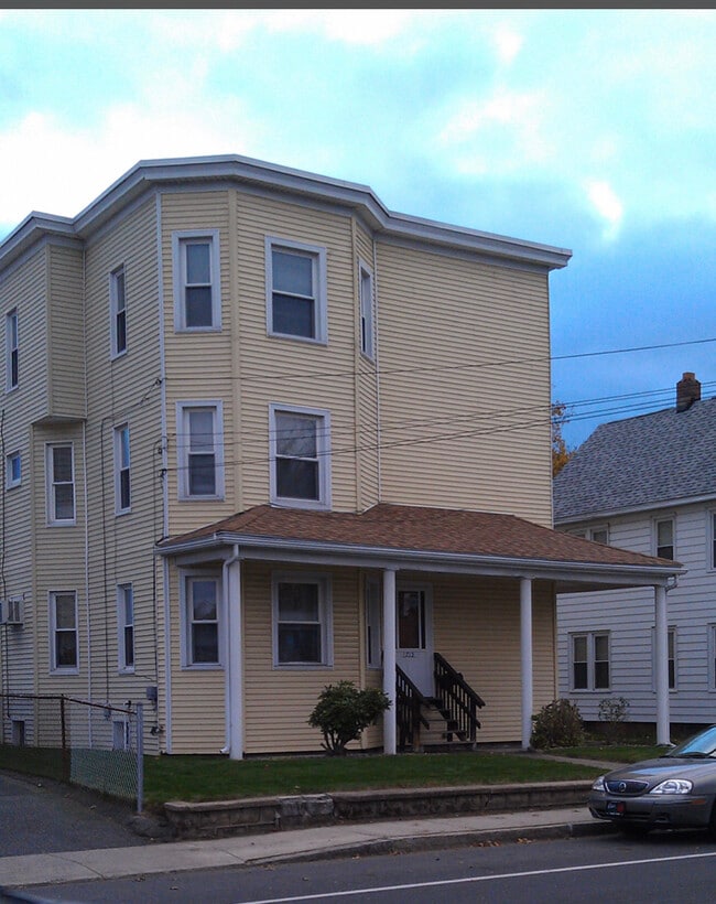 Photo - 715 Grattan St Unit 3rd floor right