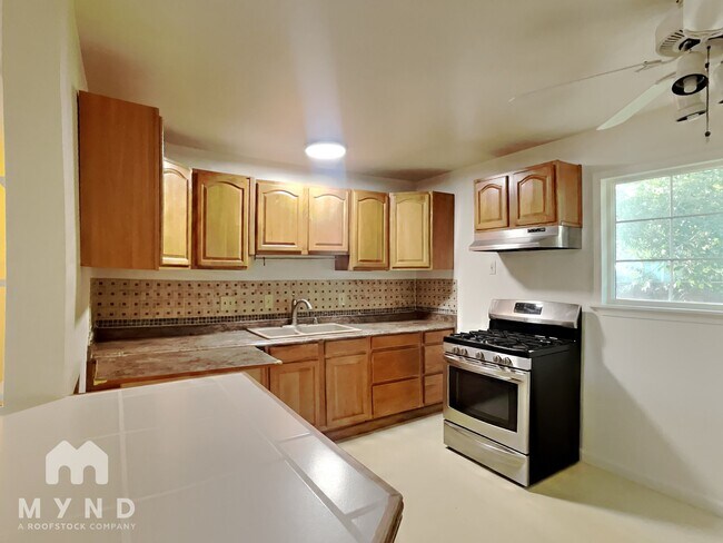 Photo - 1220 Detroit Ave